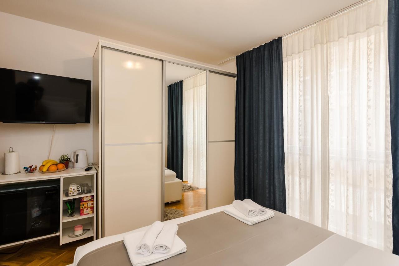 Neva Room With Private Bathroom Zara Esterno foto