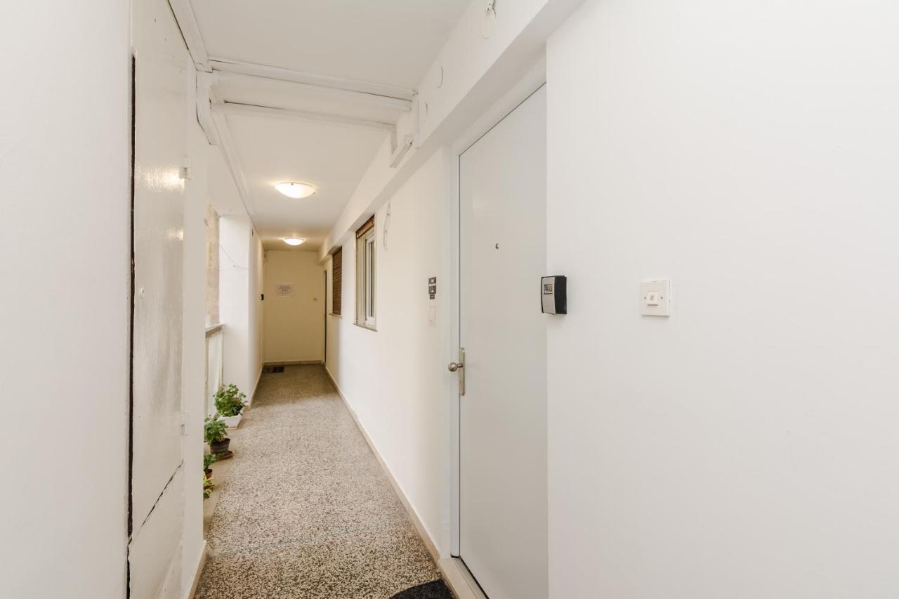 Neva Room With Private Bathroom Zara Esterno foto